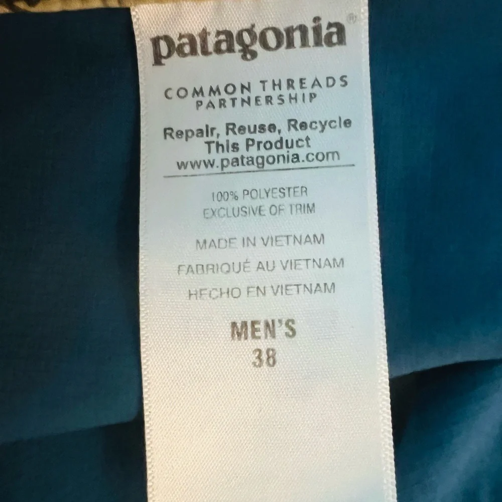 PATAGONIA MENS BLUE SWIM TRUNKS SIZE 38